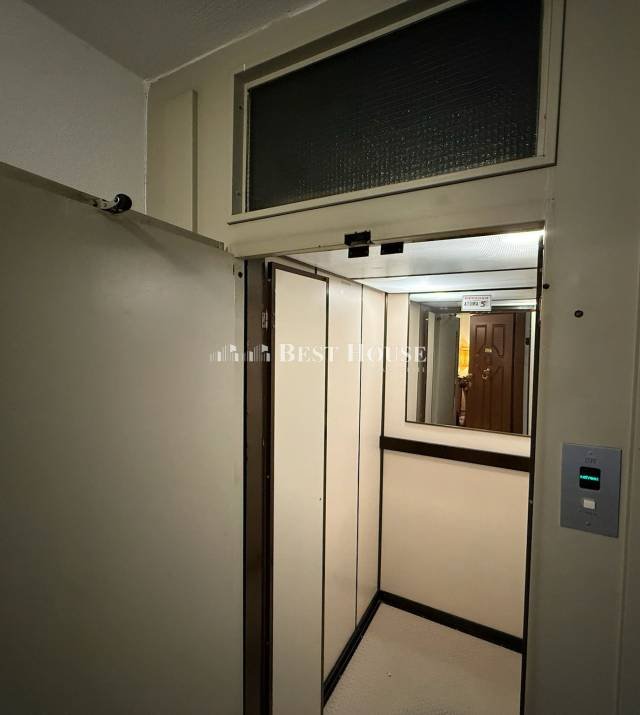 12 L7530.jpg
